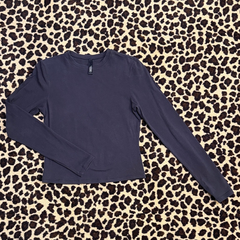SKIMS Cotton Jersey LONG SLEEVE T-SHIRT Soot (Black) Size M